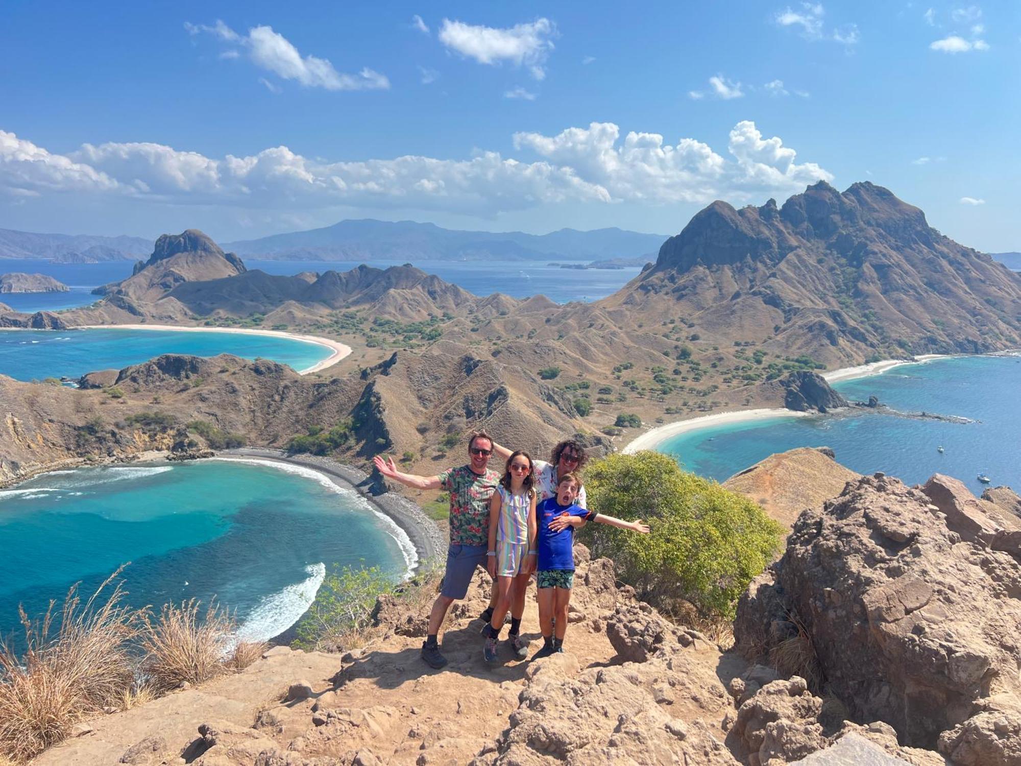 Jhuna Komodo Homestay Exteriör bild