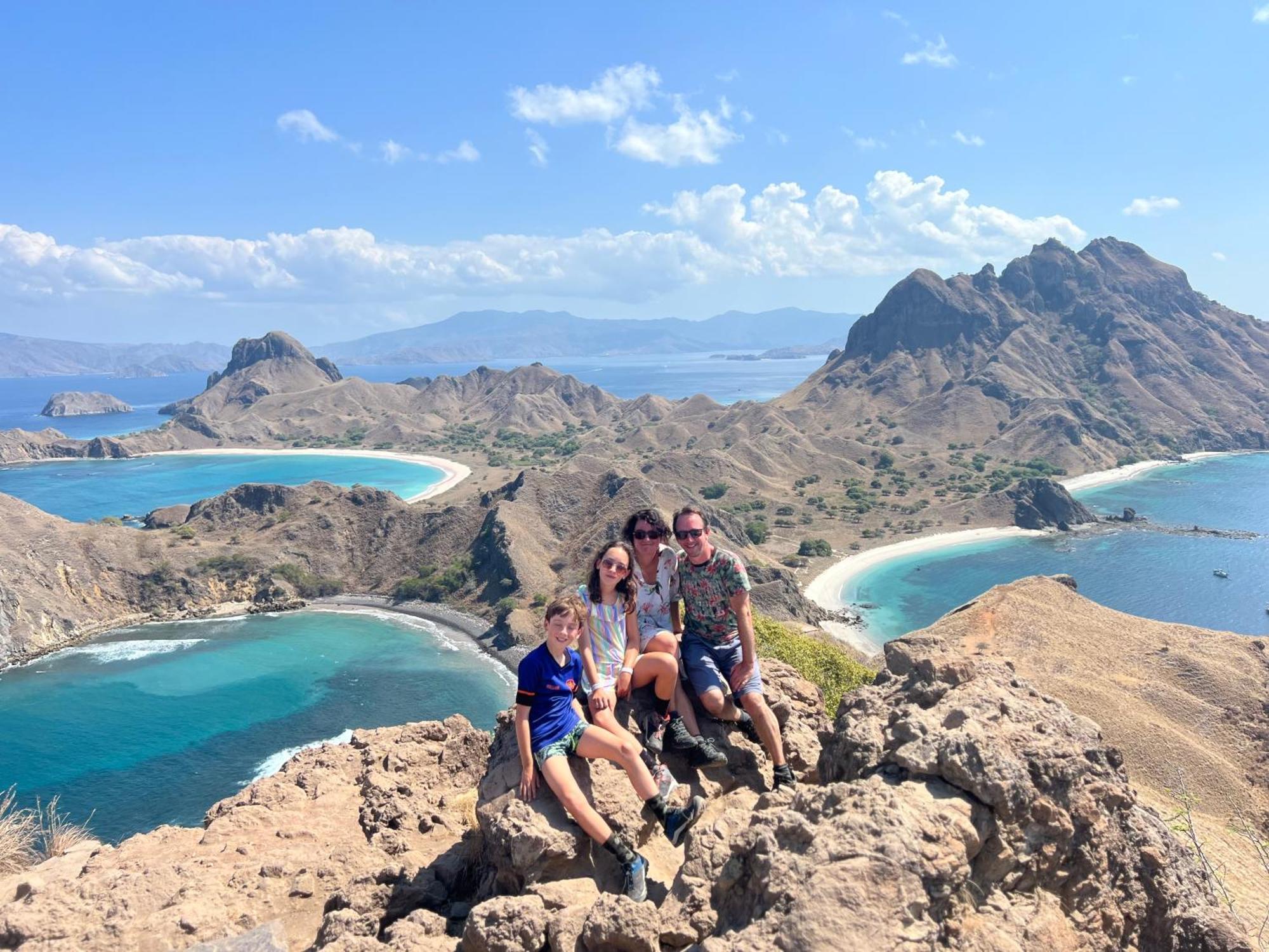 Jhuna Komodo Homestay Exteriör bild
