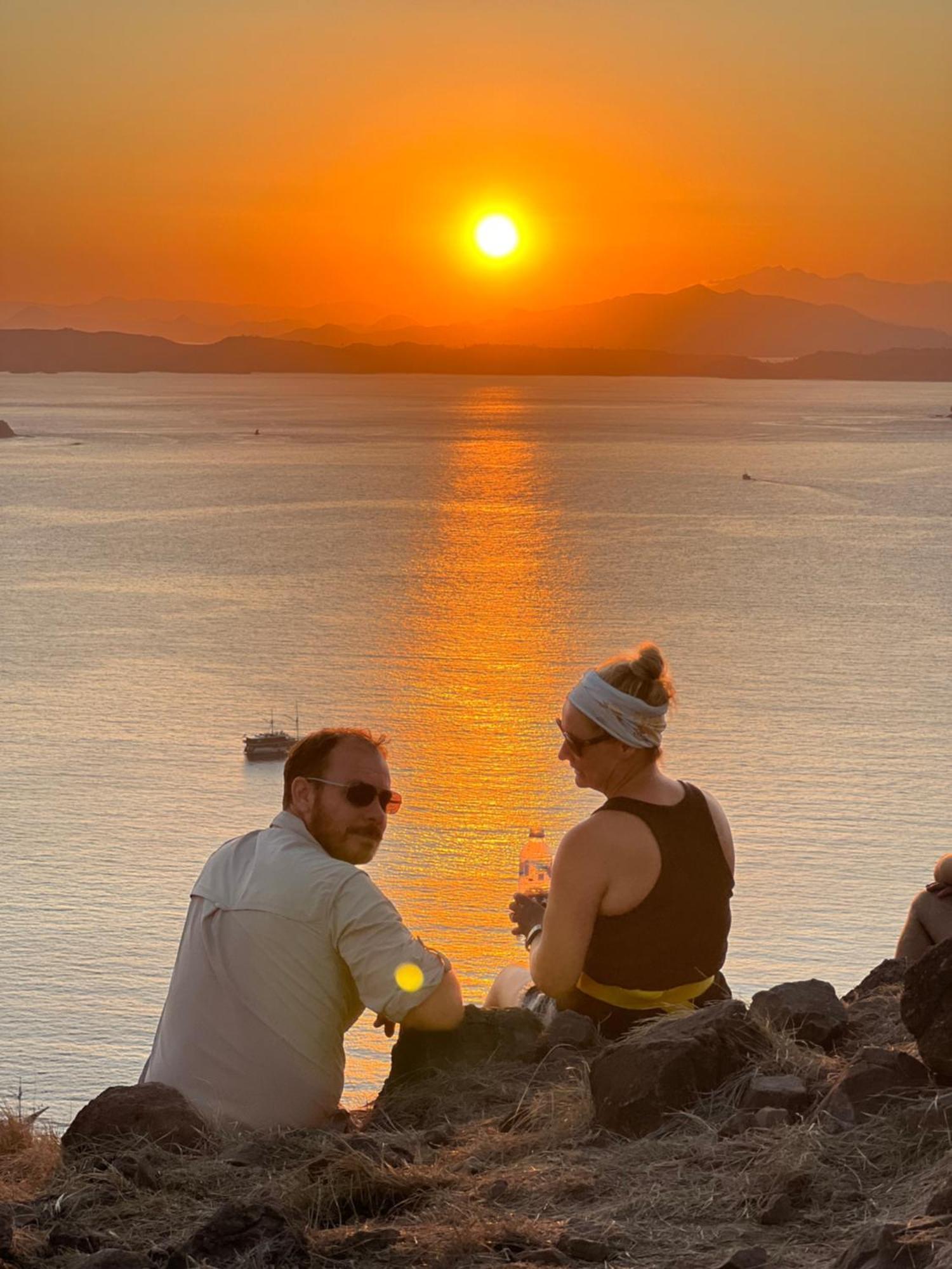 Jhuna Komodo Homestay Exteriör bild