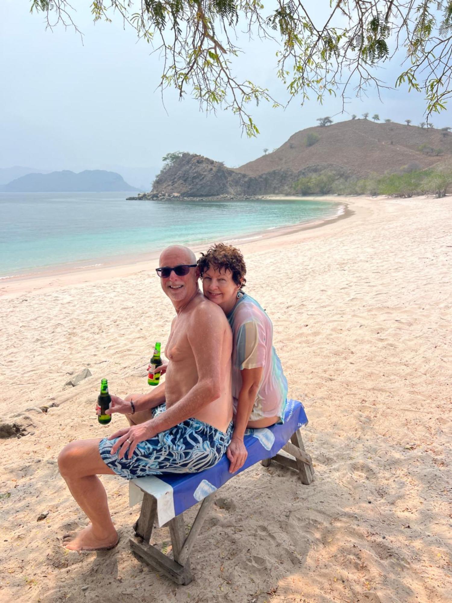 Jhuna Komodo Homestay Exteriör bild